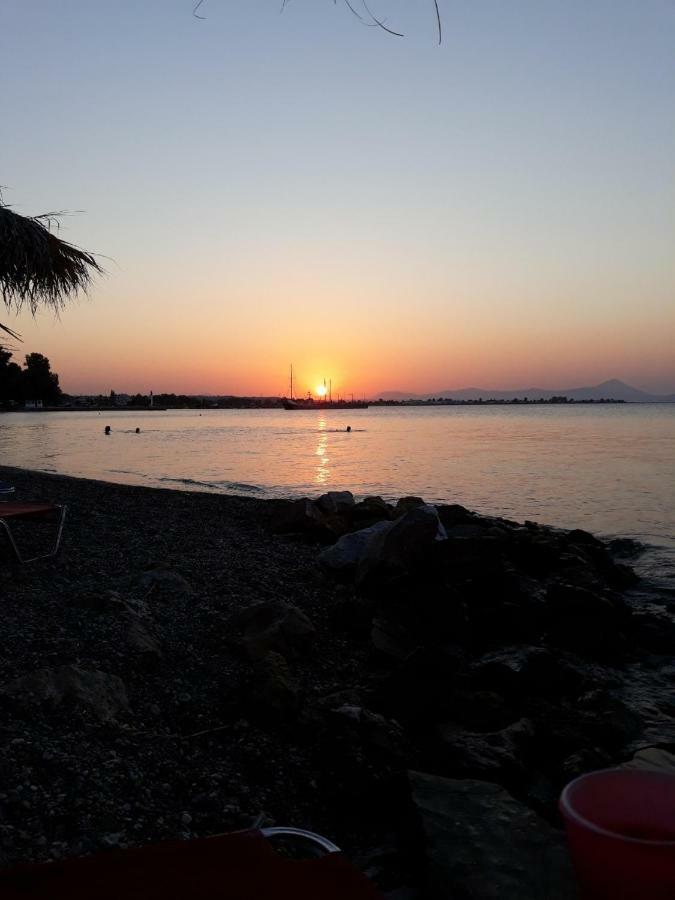 Beach Front Apartment Nea Palatia Luaran gambar
